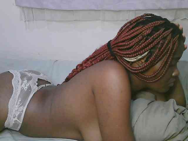 Cute-latasha webcam