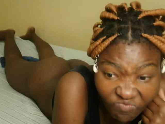 Cute-latasha webcam
