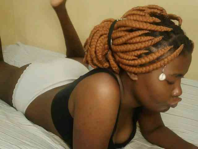 Cute-latasha webcam