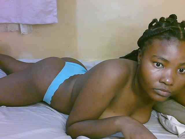 Cute-latasha webcam