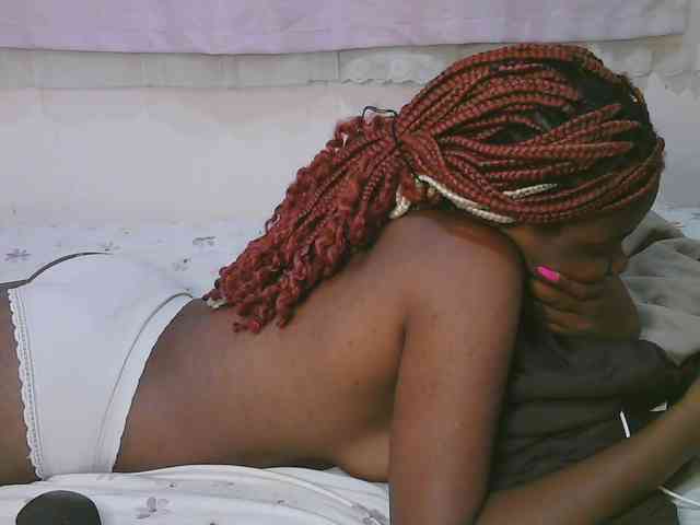 Cute-latasha webcam