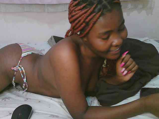 Cute-latasha webcam