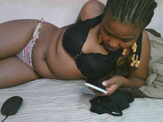 Cute-latasha webcam