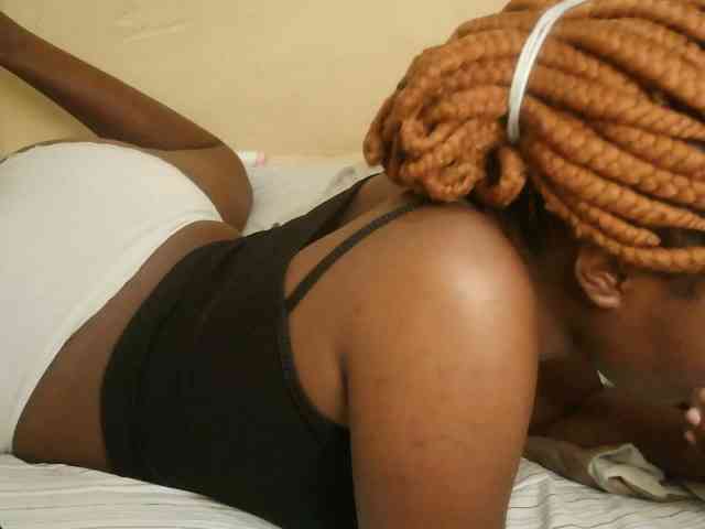 Cute-latasha webcam