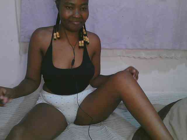 Cute-latasha webcam