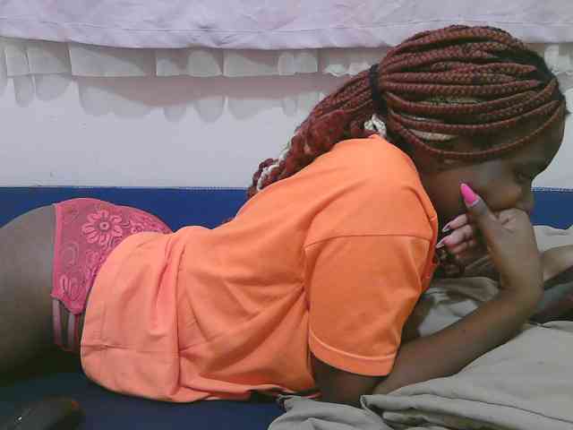 Cute-latasha webcam