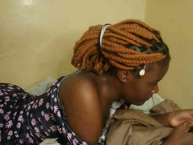 Cute-latasha webcam