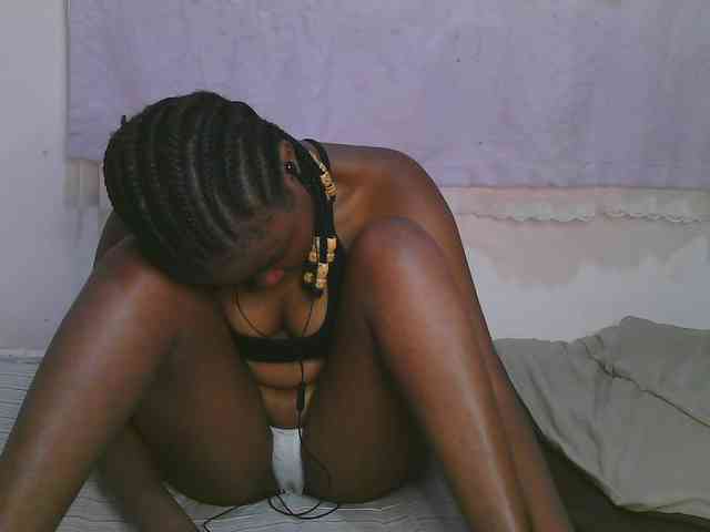 Cute-latasha webcam