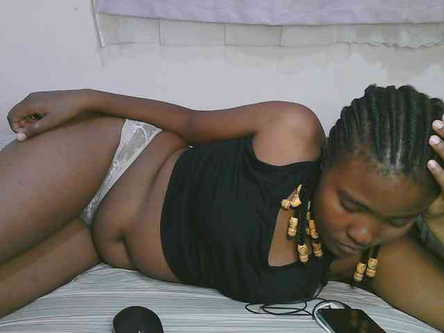 Cute-latasha webcam