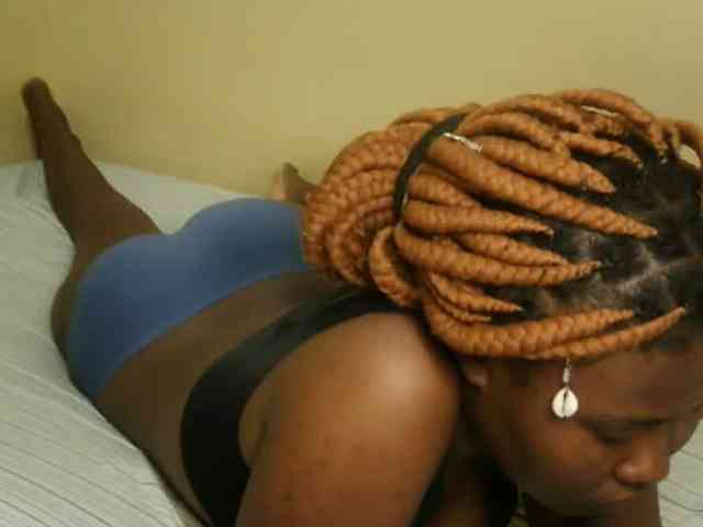 Cute-latasha webcam