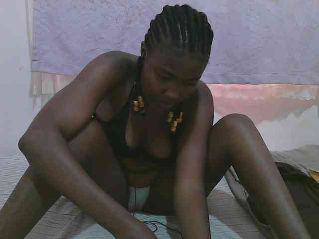 Cute-latasha webcam