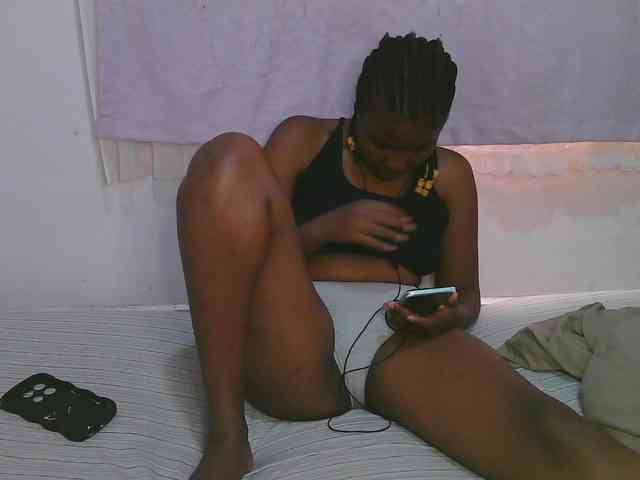Cute-latasha webcam