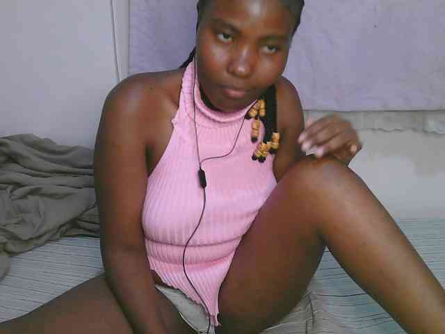 Cute-latasha webcam