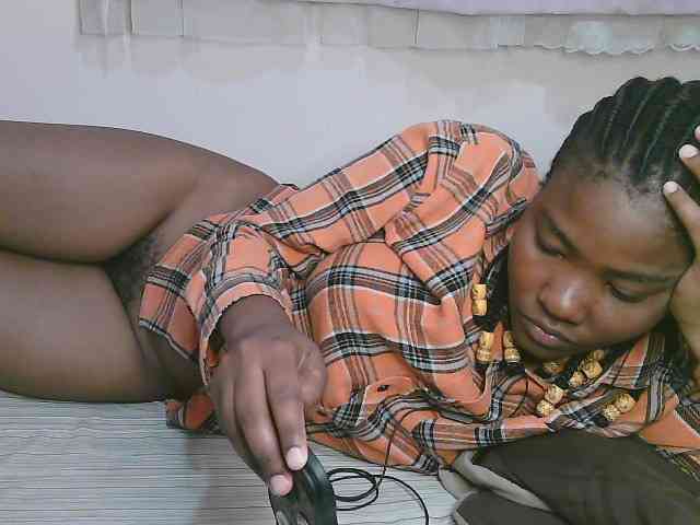 Cute-latasha webcam