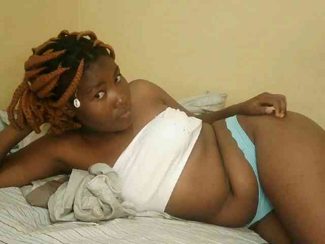 Cute-latasha webcam