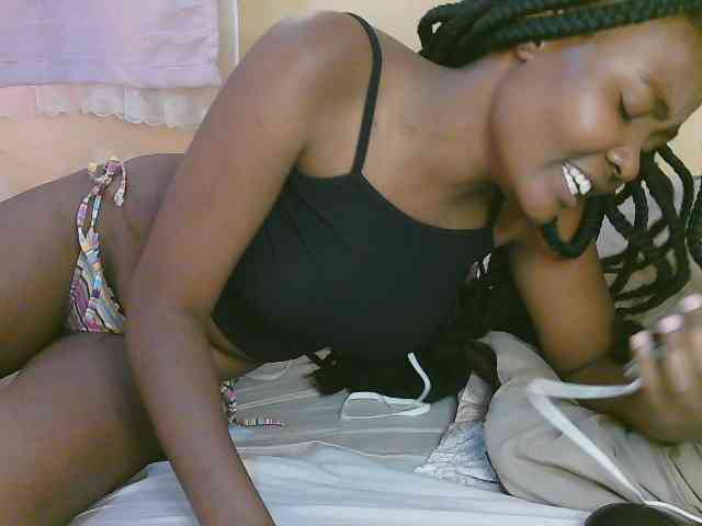 Cute-latasha webcam
