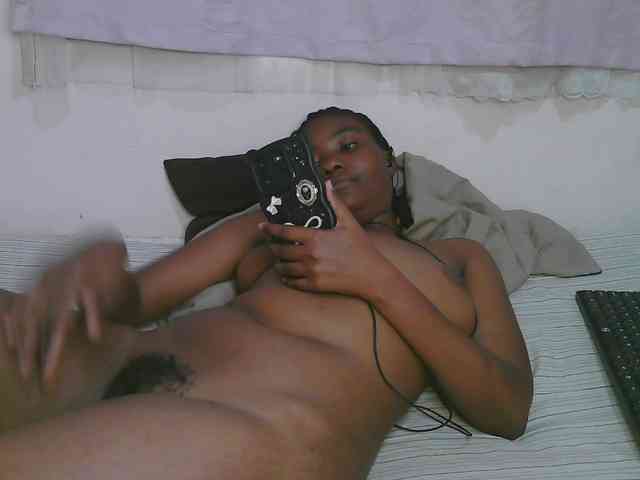 Cute-latasha webcam