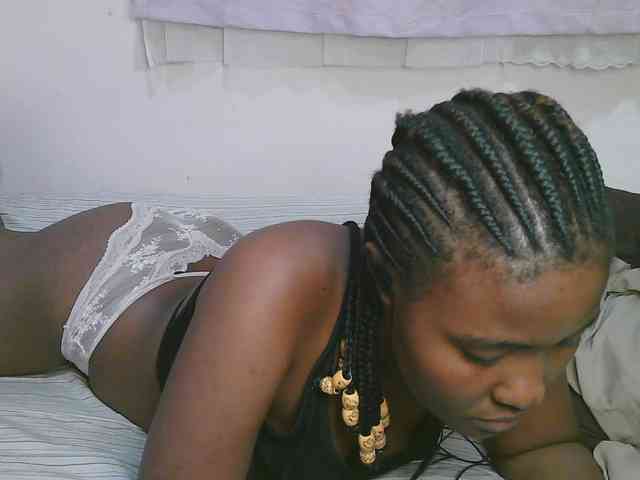Cute-latasha webcam