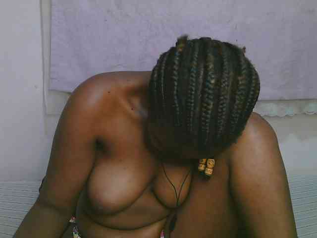 Cute-latasha webcam