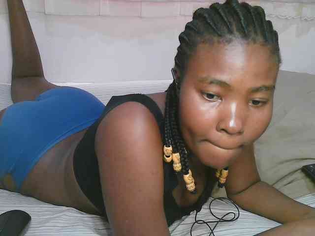 Cute-latasha webcam