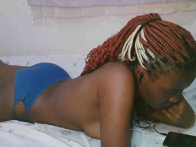 Cute-latasha webcam