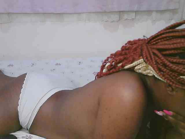 Cute-latasha webcam