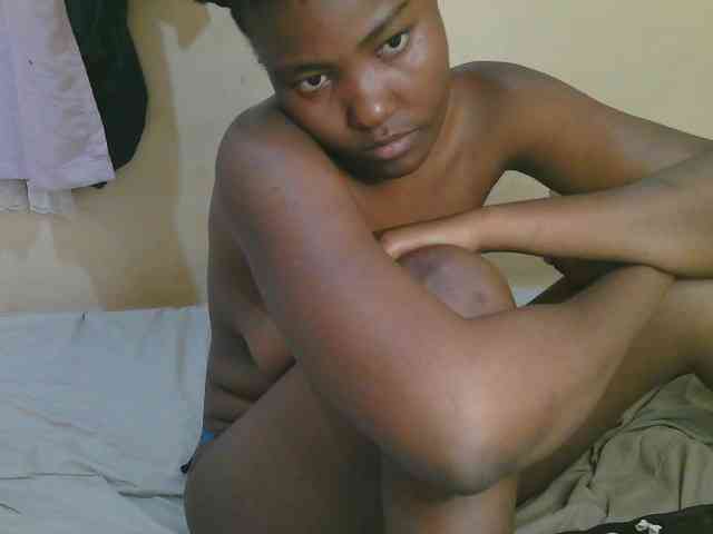 Cute-latasha webcam