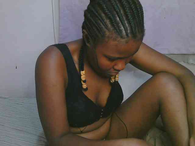 Cute-latasha webcam
