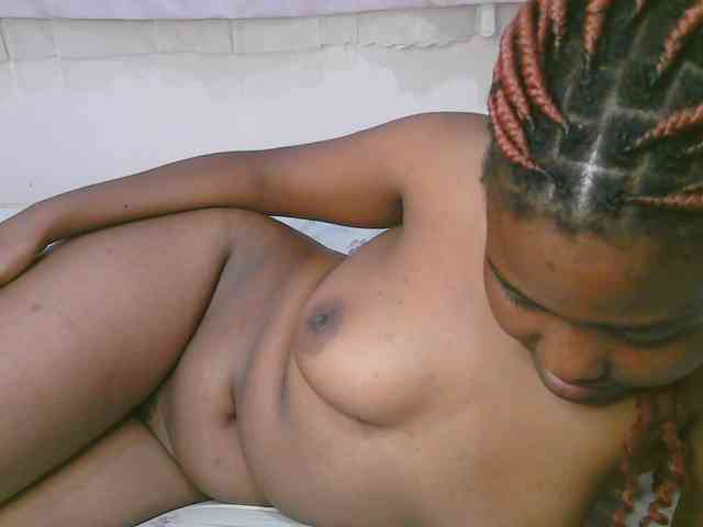 Cute-latasha webcam