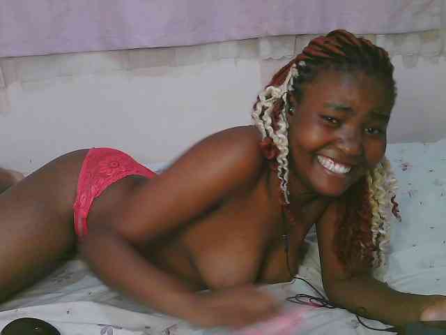 Cute-latasha webcam