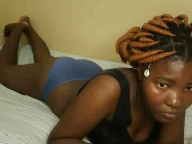 Cute-latasha webcam