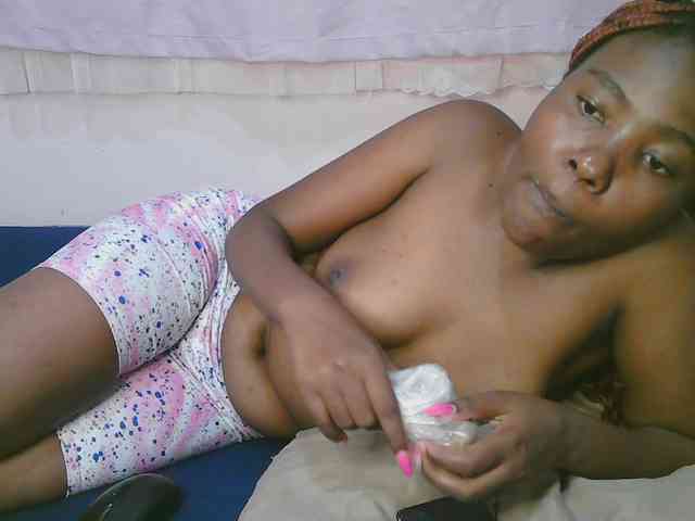 Cute-latasha webcam