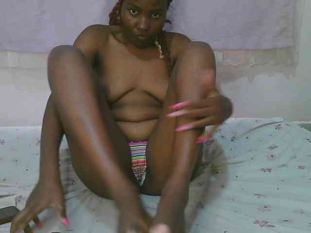 Cute-latasha webcam