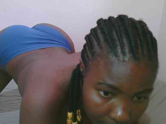 Cute-latasha webcam