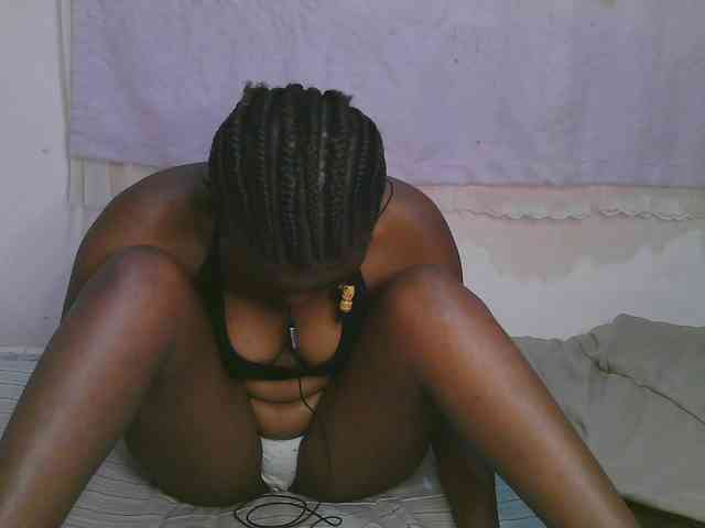 Cute-latasha webcam