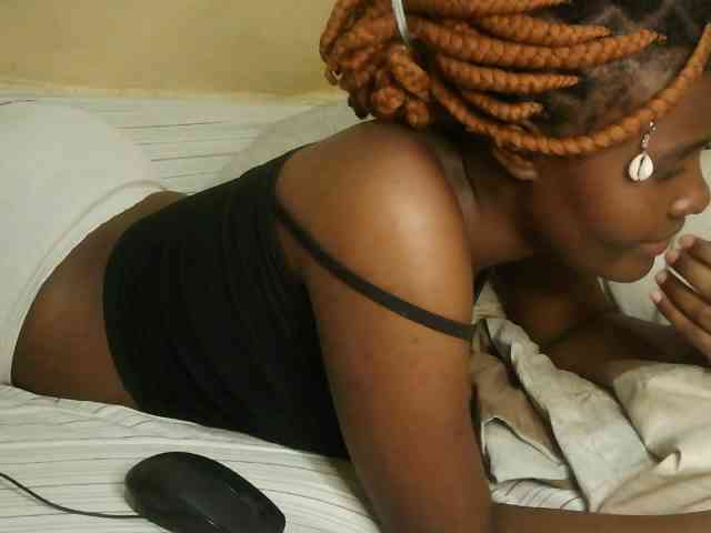 Cute-latasha webcam