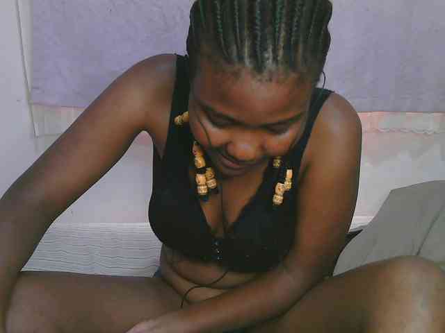 Cute-latasha webcam
