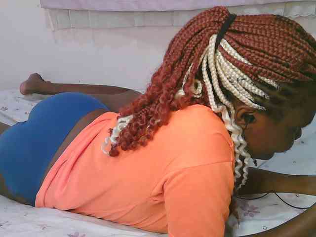 Cute-latasha webcam