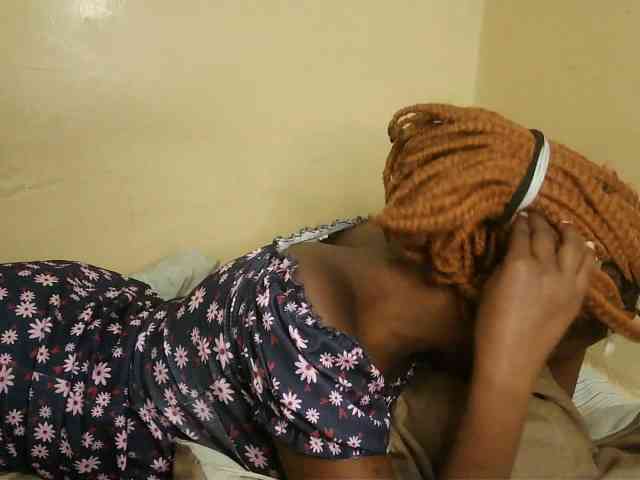 Cute-latasha webcam