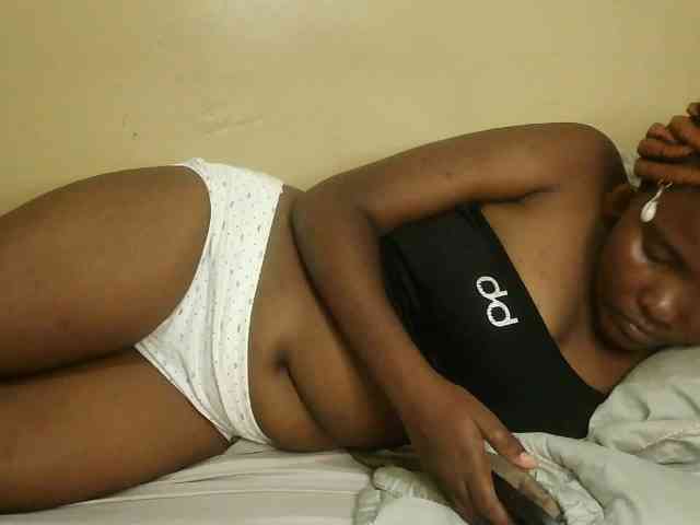 Cute-latasha webcam