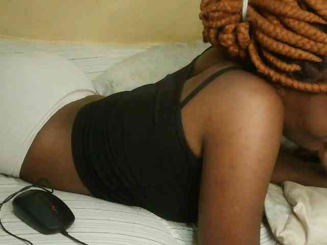 Cute-latasha webcam