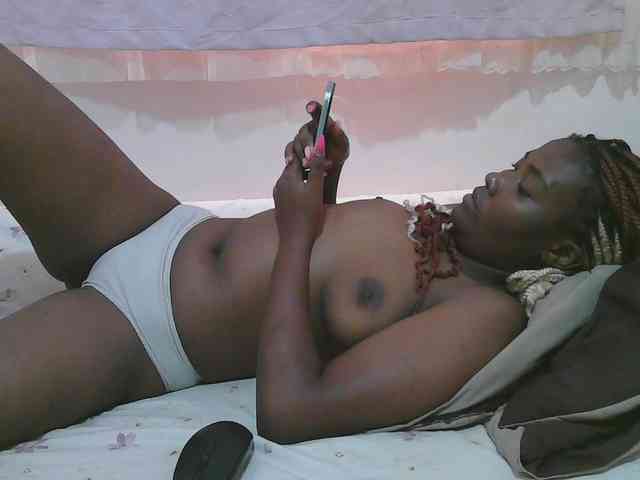 Cute-latasha webcam
