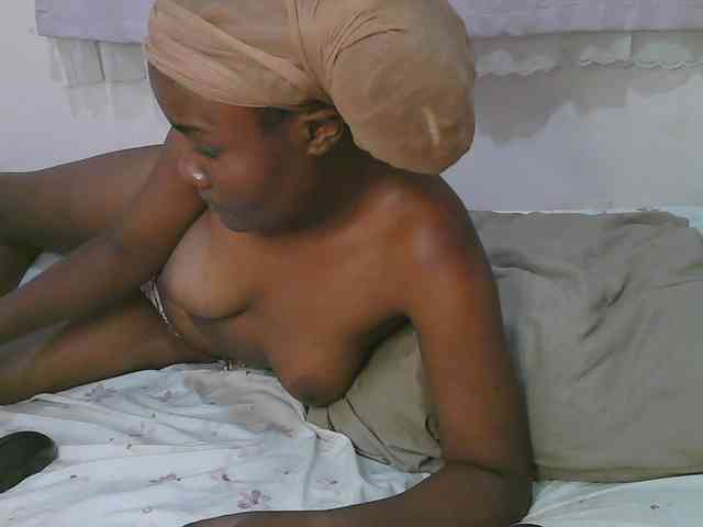 Cute-latasha webcam