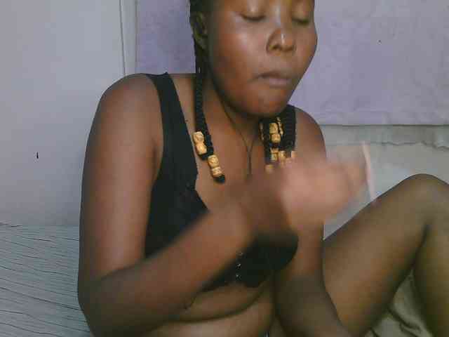 Cute-latasha webcam