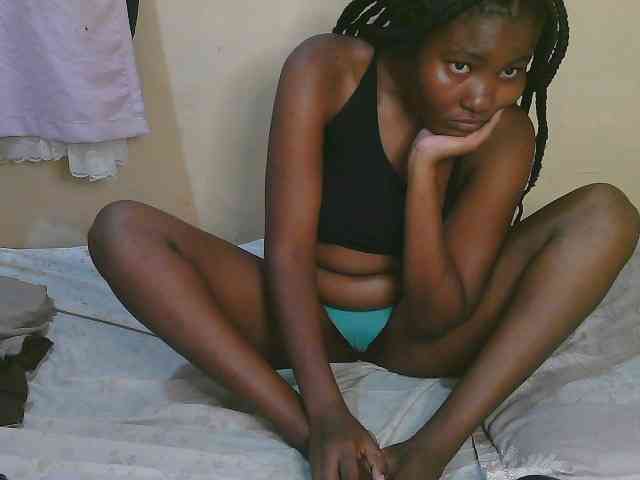Cute-latasha webcam