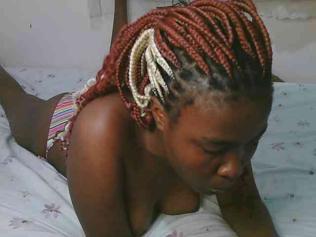 Cute-latasha webcam