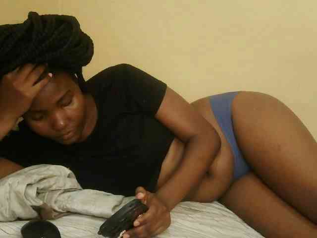 Cute-latasha webcam