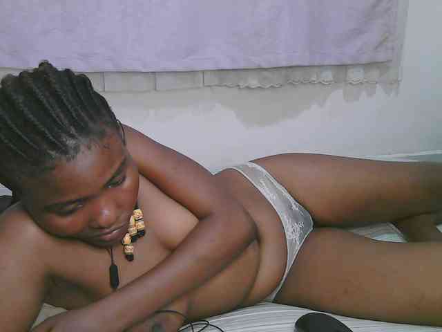 Cute-latasha webcam
