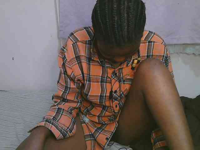 Cute-latasha webcam