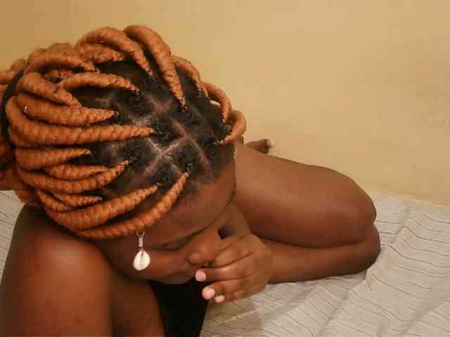 Cute-latasha webcam